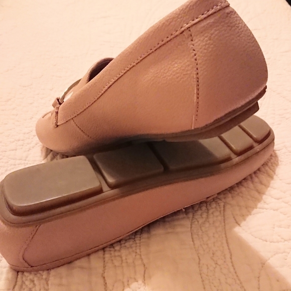 Women's Calvin Klein Lira loafers. Size 7 - Picture 11 of 16